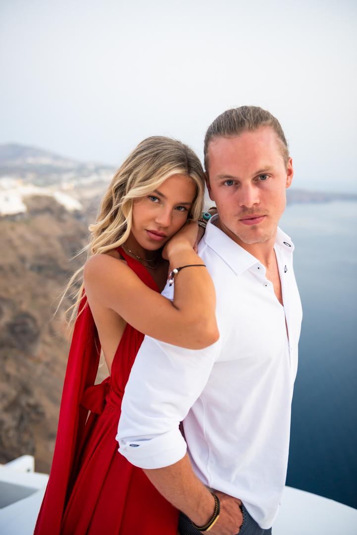 Couple portrait in Oia, Santorini