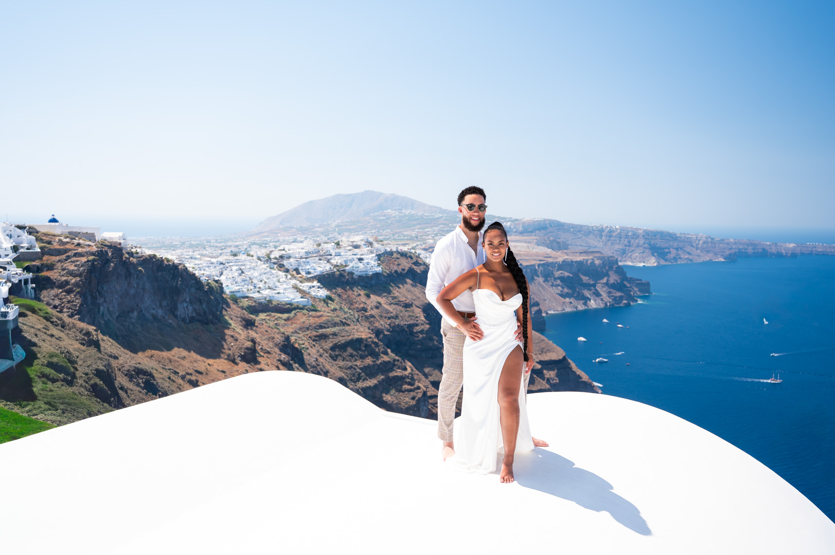 Casual couple photoshoot in Oia, Santorini
