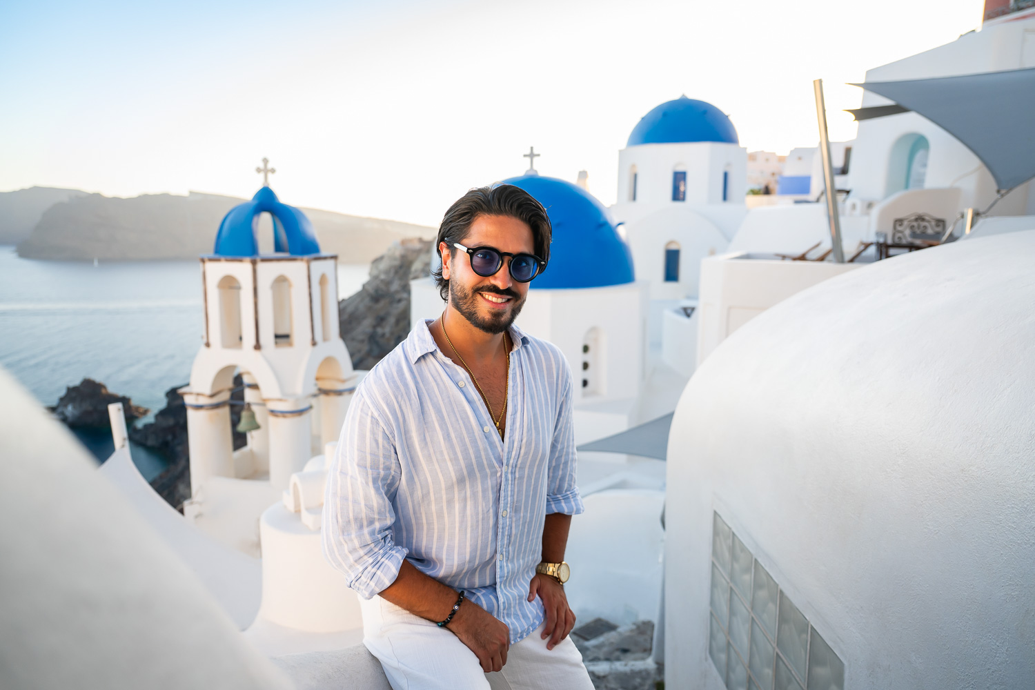 man posing imerovigli caldera